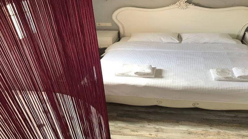 Alacati Alaris Hotel ภายนอก รูปภาพ